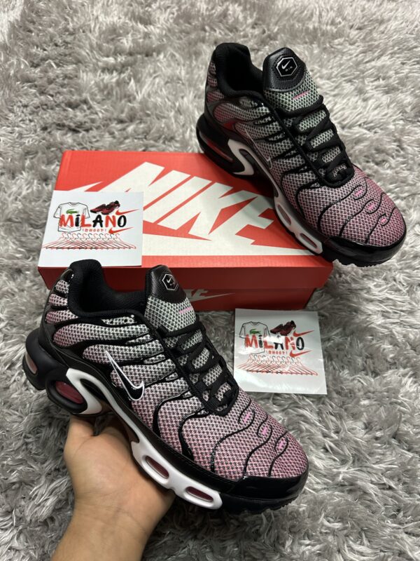 NIKE TN